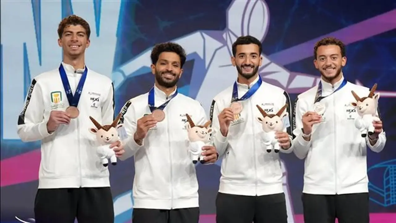 ياسر إدريس يهنئ منتخب السلاح بعد إنجاز تاريخي ببرونزية بطولة العالم