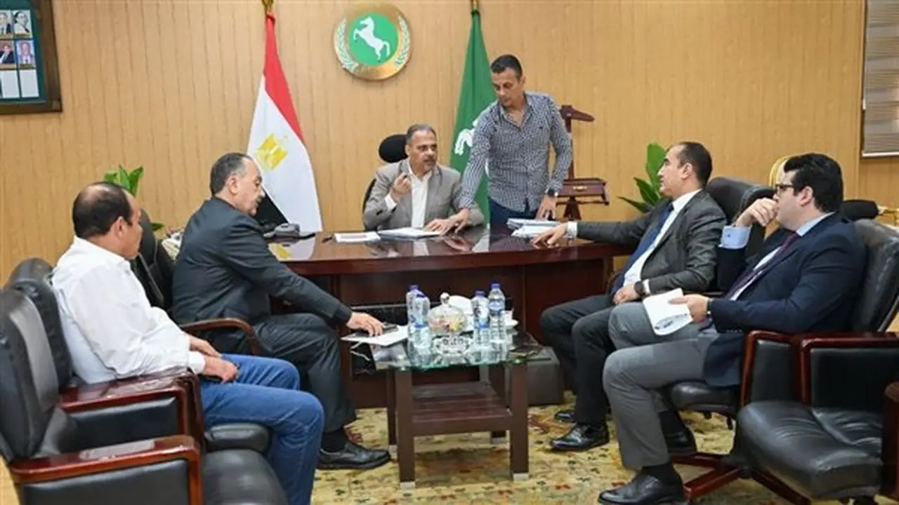 محافظ الشرقية يلتقي بأعضاء مجلسي النواب والشيوخ لبحث مطالب المواطنين