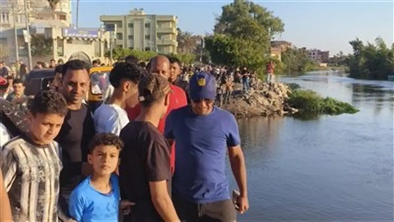 العثور على جثمان طالب ثانوية غارقًا في مياه البحر الصغير بالدقهلية بعد ساعات من اختفائه