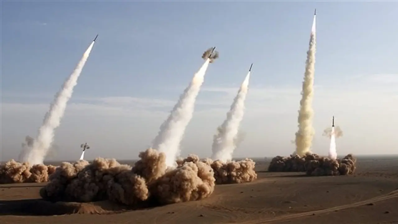 الجيش الإيراني يعلن استهداف قاعدة الشيخ عيسى في البحرين
