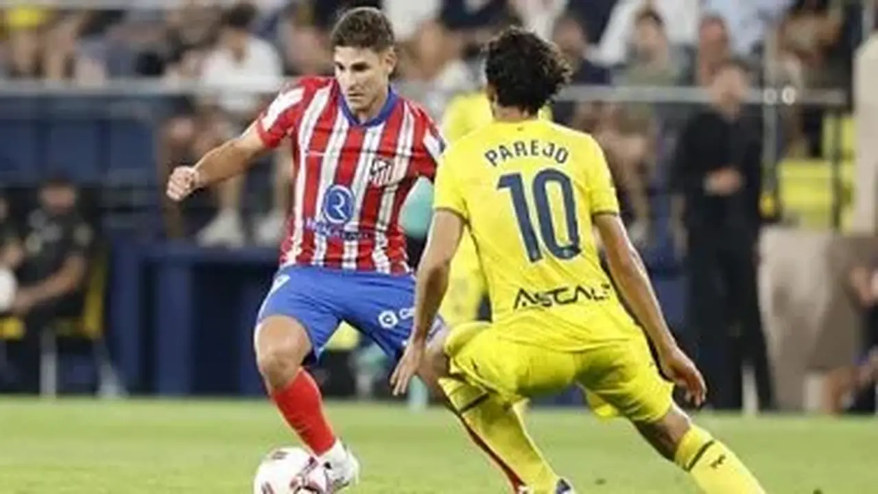 أتليتيكو مدريد يتقدم بشكوى ضد برشلونة إلى فيفا بشأن خوليان ألفاريز