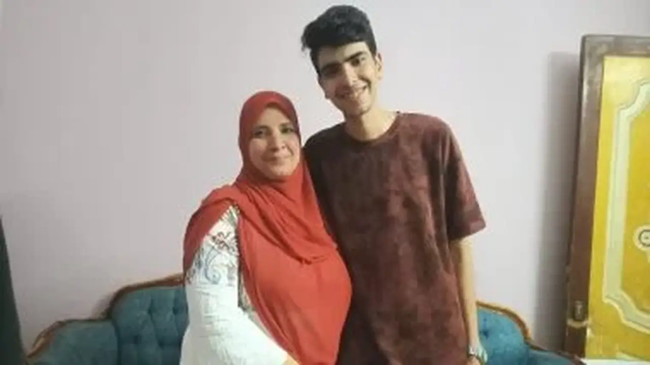 طالب علمي علوم يحصد المركز الثامن على مستوى الجمهورية ويكشف سر تفوقه وحلمه في الالتحاق بكلية الطب