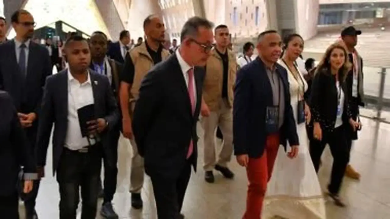 رئيس جمهورية مدغشقر يقوم بزيارة المتحف المصري الكبير