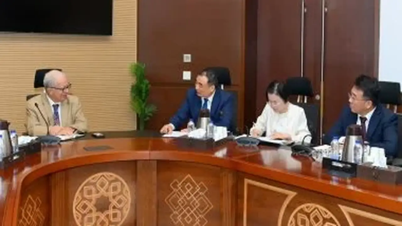 نائب رئيس الوزراء يبحث مع رئيس CNCEC الصينية توسيع استثماراتها في مصر