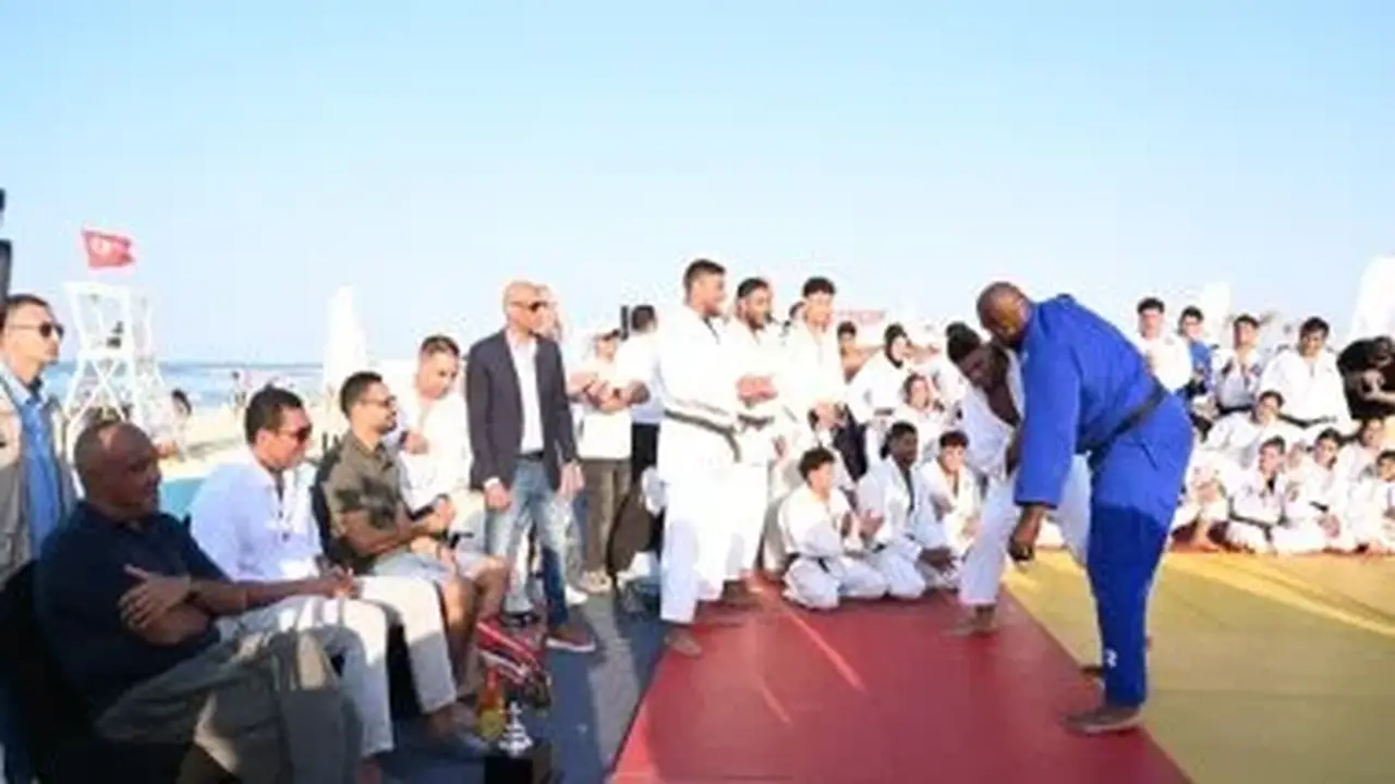 وزير الشباب والرياضة يشهد استضافة تيدي راينر ضمن مبادرة “يلا ساحل”