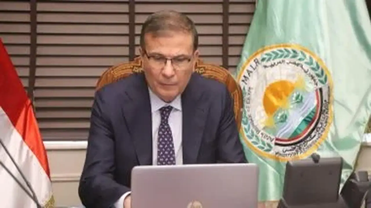 وزير الزراعة يبحث مع اتحاد الدواجن سبل تطوير الصناعة ودعم المربين
