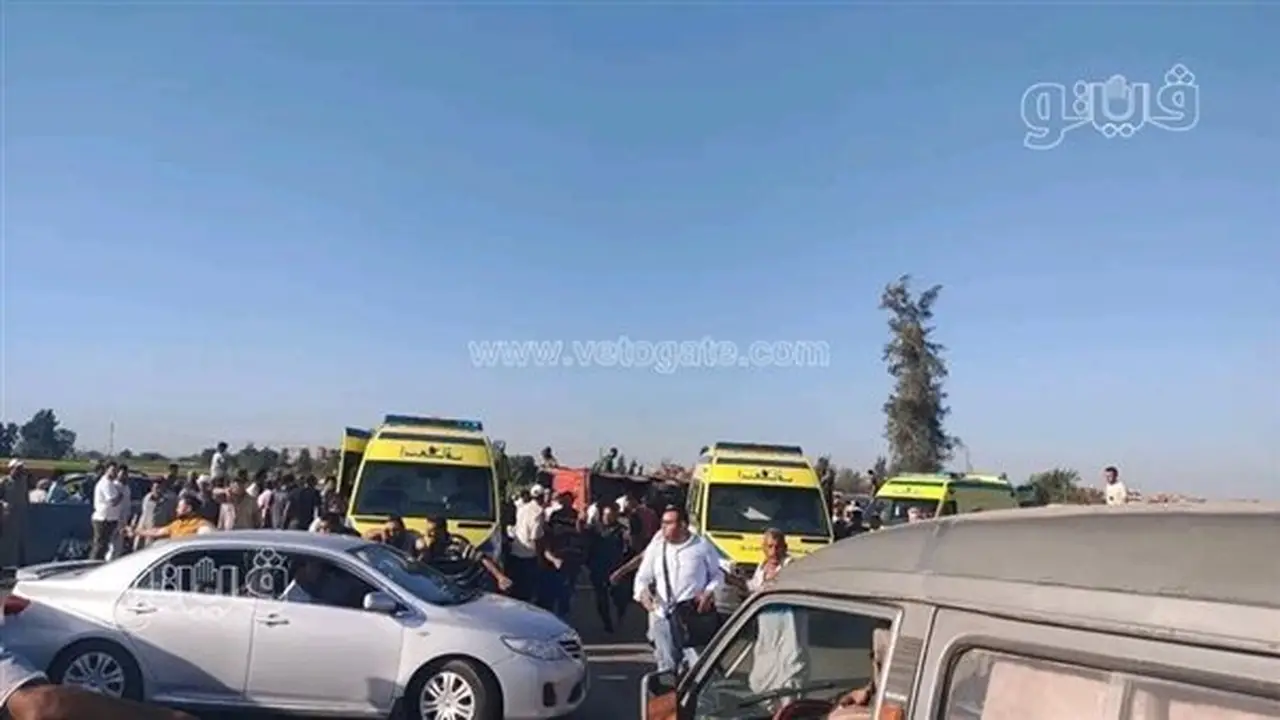 مصرع 3 أشخاص وإصابة 21 آخرين في حوادث على طرق الفيوم الصحراوي