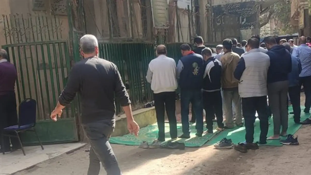 الإفتاء توضح حكم وضع الجنائز فوق بعضها أثناء الصلاة عليها