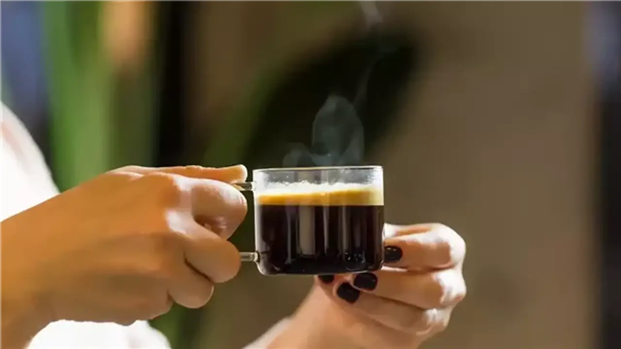 6 تأثيرات مهمة لفنجان القهوة الصباحي تتجاوز زيادة التركيز والنشاط