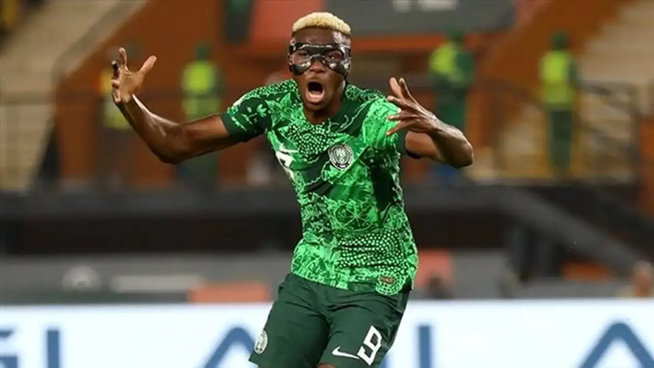 توتنهام يقدم عرضًا لضم أوسيمين وجالطة سراي يحدد سعره