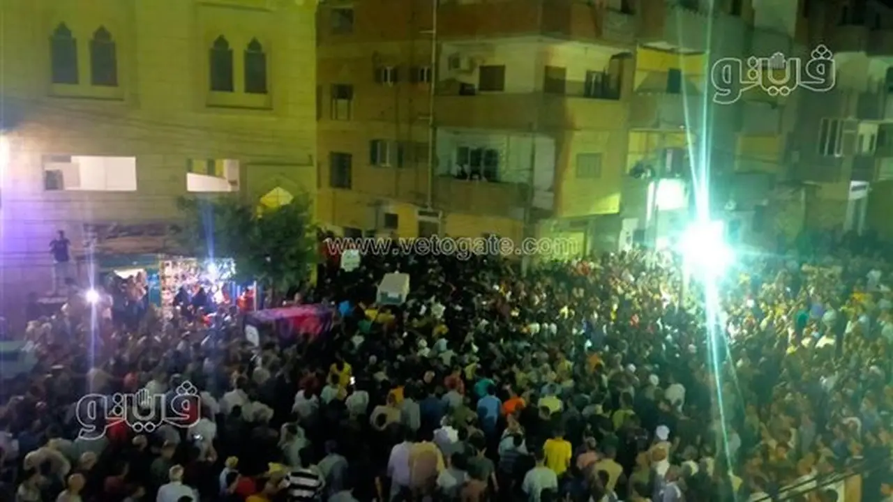 تشييع جثمان سيدة ورضيعها في جنازة مهيبة بمركز الحسينية بالشرقية بعد حادث انقلاب سيارة بجنوب سيناء
