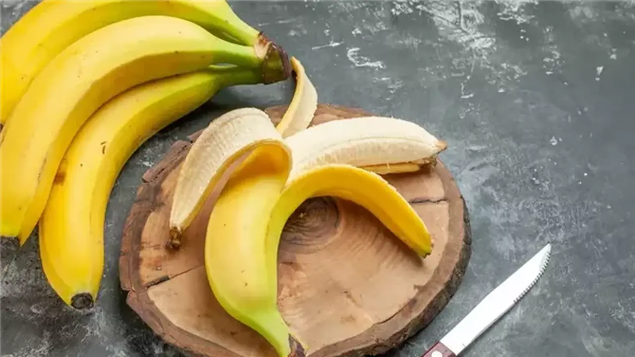 هل تناول الموز صباحًا وقبل النوم يؤثر سلبًا على الصحة؟ أخصائية تغذية توضح