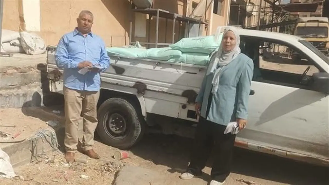 ضبط 30 جوال دقيق بلدي قبل تهريبها إلى السوق السوداء في بولاق الدكرور