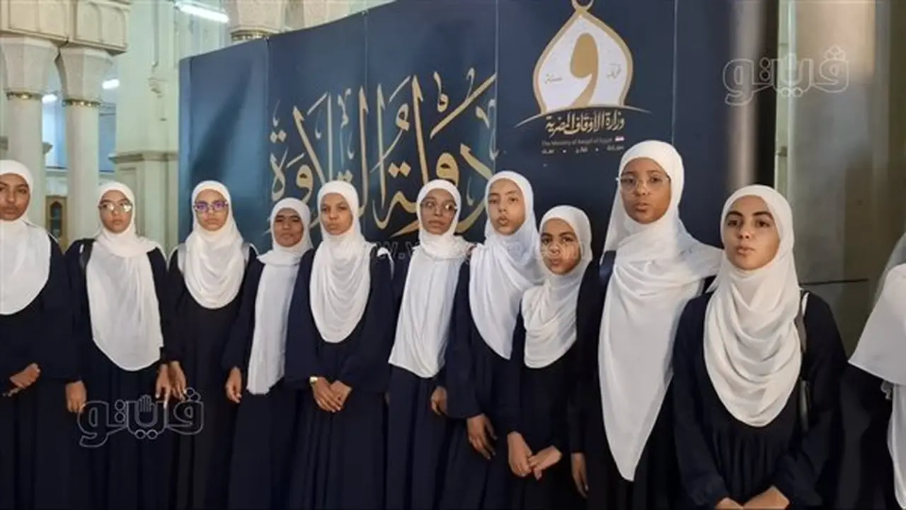 طلاب وطالبات دار “اقرأ” بالقرنة يتابعون تصفيات “دولة التلاوة” بحضور القنائي (فيديو)