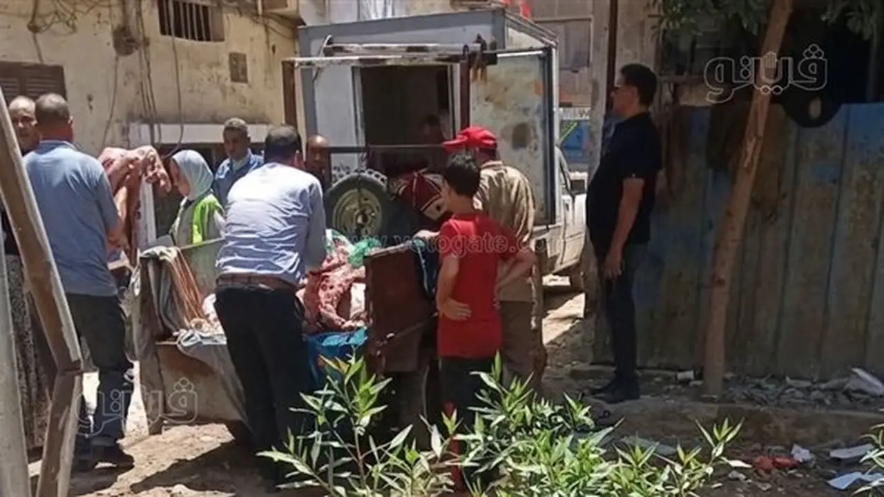 ضبط 800 كجم من اللحوم المشتبه بأنها لحوم أحصنة داخل محل جزارة شهير في الغربية