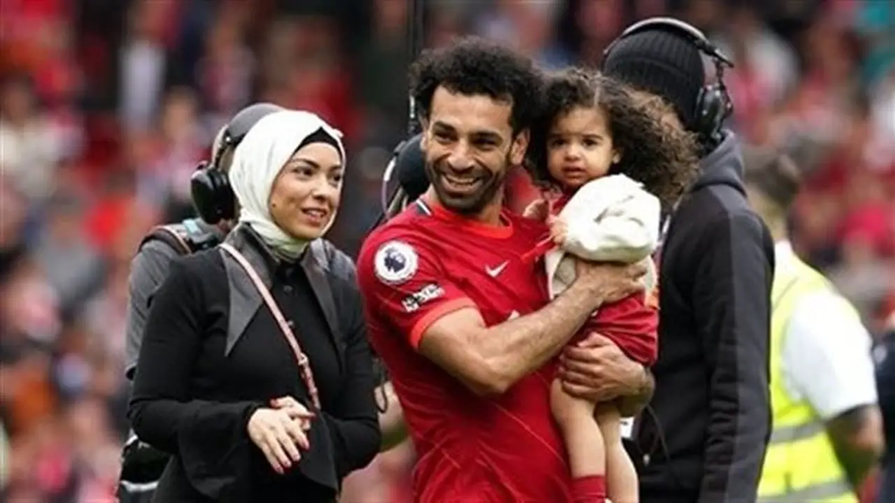 إعلامي تركي يكشف تفاصيل قرار محمد صلاح بشأن أسرته بعد انتقاله إلى طرابزون (فيديو)