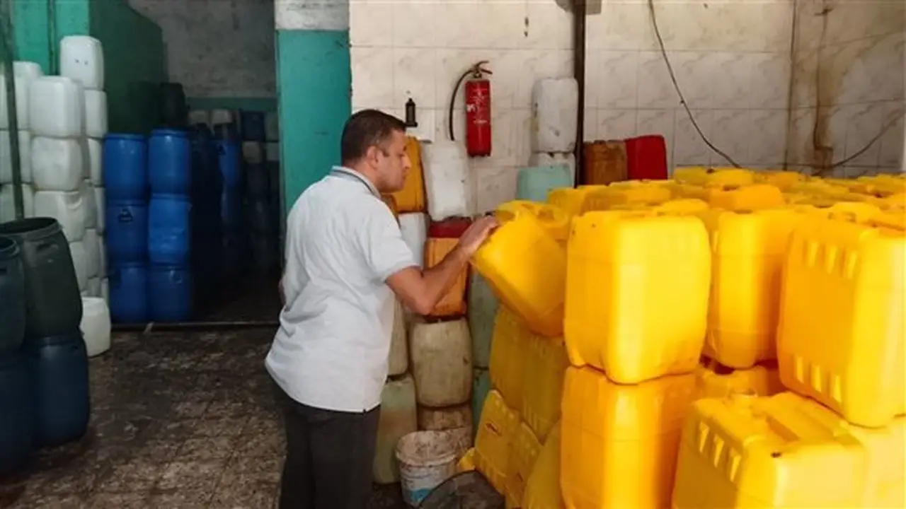 ضبط كميات كبيرة من زيت الطعام والطحينة والعسل الأسود مجهولة المصدر في شبرا الخيمة