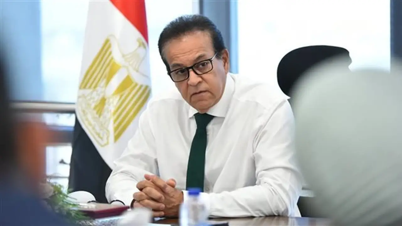 وزير الصحة يبحث شراكة لإدارة مركز المعايرة والاختبار بمعهد ناصر