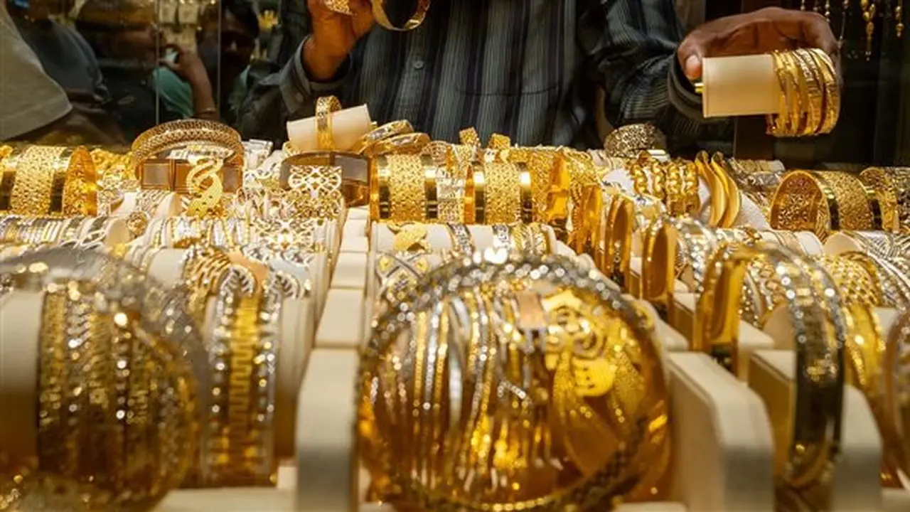 بعد موجة الارتفاعات، هل بدأ الذهب رحلة كسر الرقم القياسي أم هو فقاعة جديدة؟