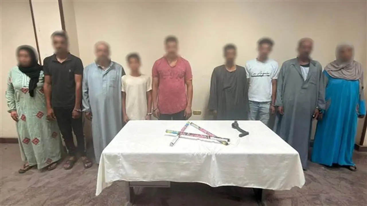 مشاجرة عائلية تنتهي بضبط 11 شخصًا بعد اشتعال النيران في بالات قش بالشرقية