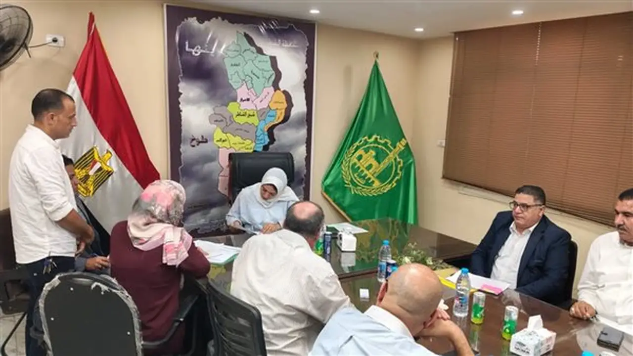 نائب محافظ القليوبية تناقش مطالب المواطنين خلال اللقاء الجماهيري في شبين القناطر