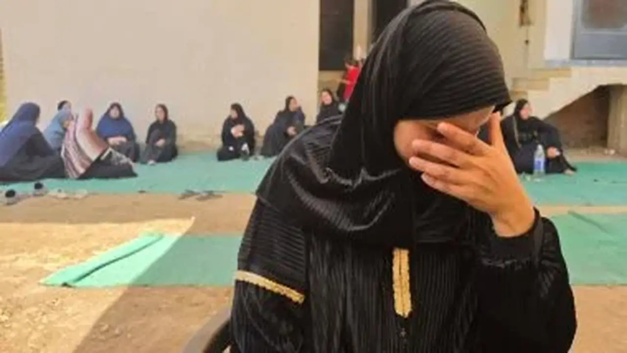انهيار شقيقة ضحايا حادث الإسماعيلية: والدي توفي والبيت خالٍ من الأمل