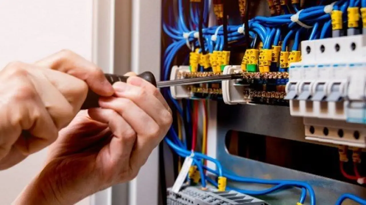 من يتحمل مسؤولية سرقة الكهرباء عند شراء العقارات والشقق السكنية؟