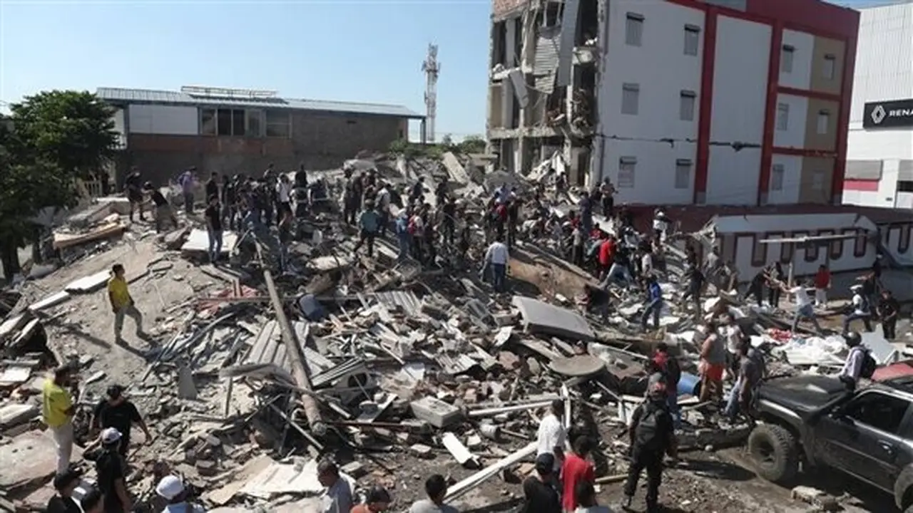 ارتفاع حصيلة ضحايا زلزال كولومبيا إلى 241 قتيلاً