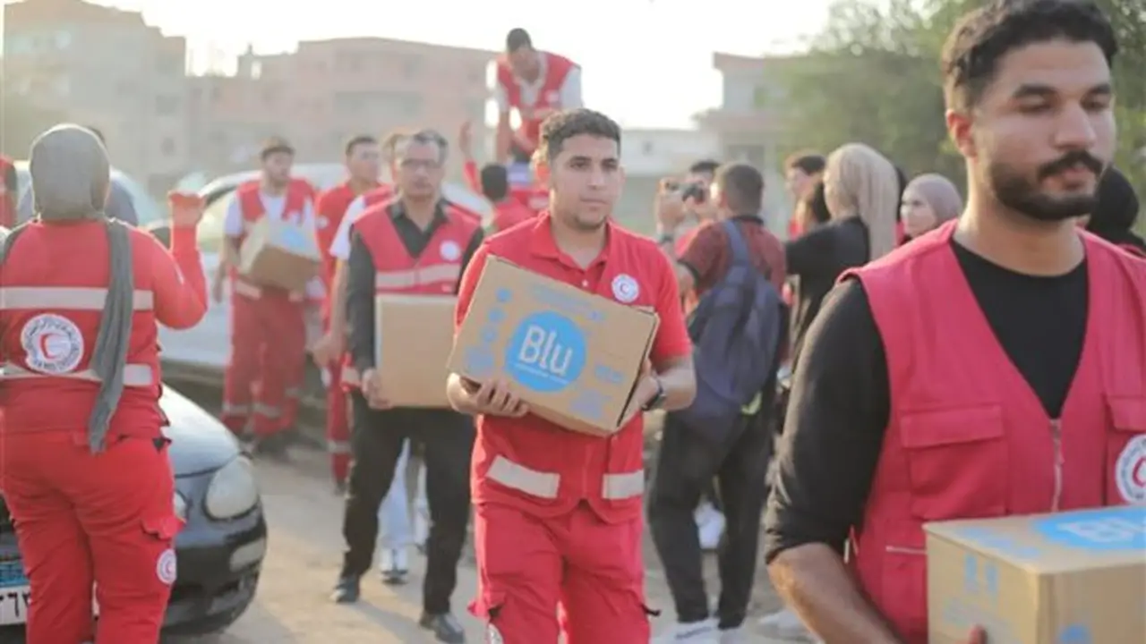 الهلال الأحمر يساند أسر ضحايا حادث الإسماعيلية بتقديم الدعم وإقامة سرادقات العزاء (صور)