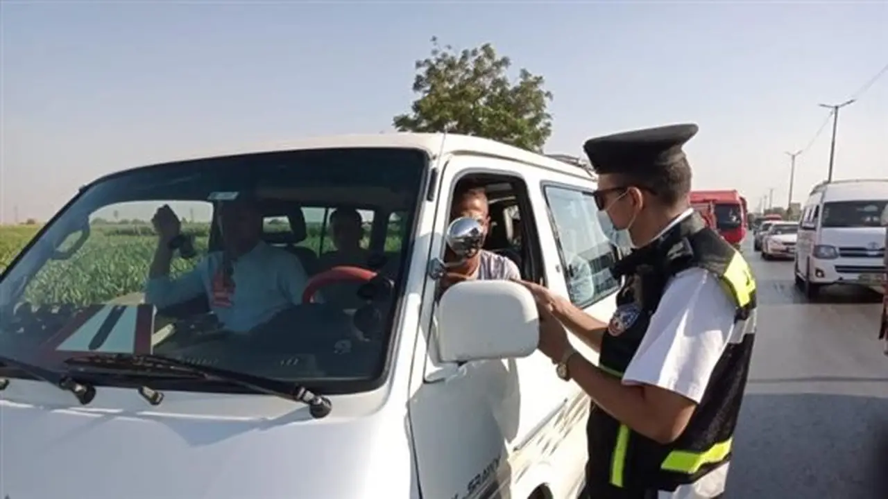 حملات أمنية مكثفة تضبط 116 ألف مخالفة مرورية و21 طن دقيق و16 مليون جنيه في قضايا نقد أجنبي