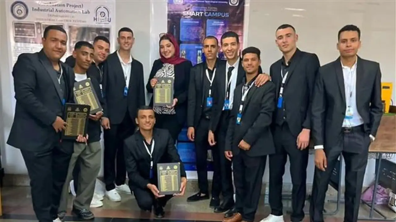 طلاب جامعة حلوان التكنولوجية يقدمون نموذجًا مبتكرًا للحرم الجامعي الذكي