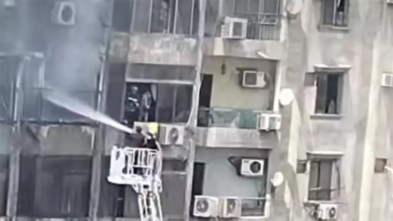 السيطرة على حريق داخل شقة سكنية في فيصل