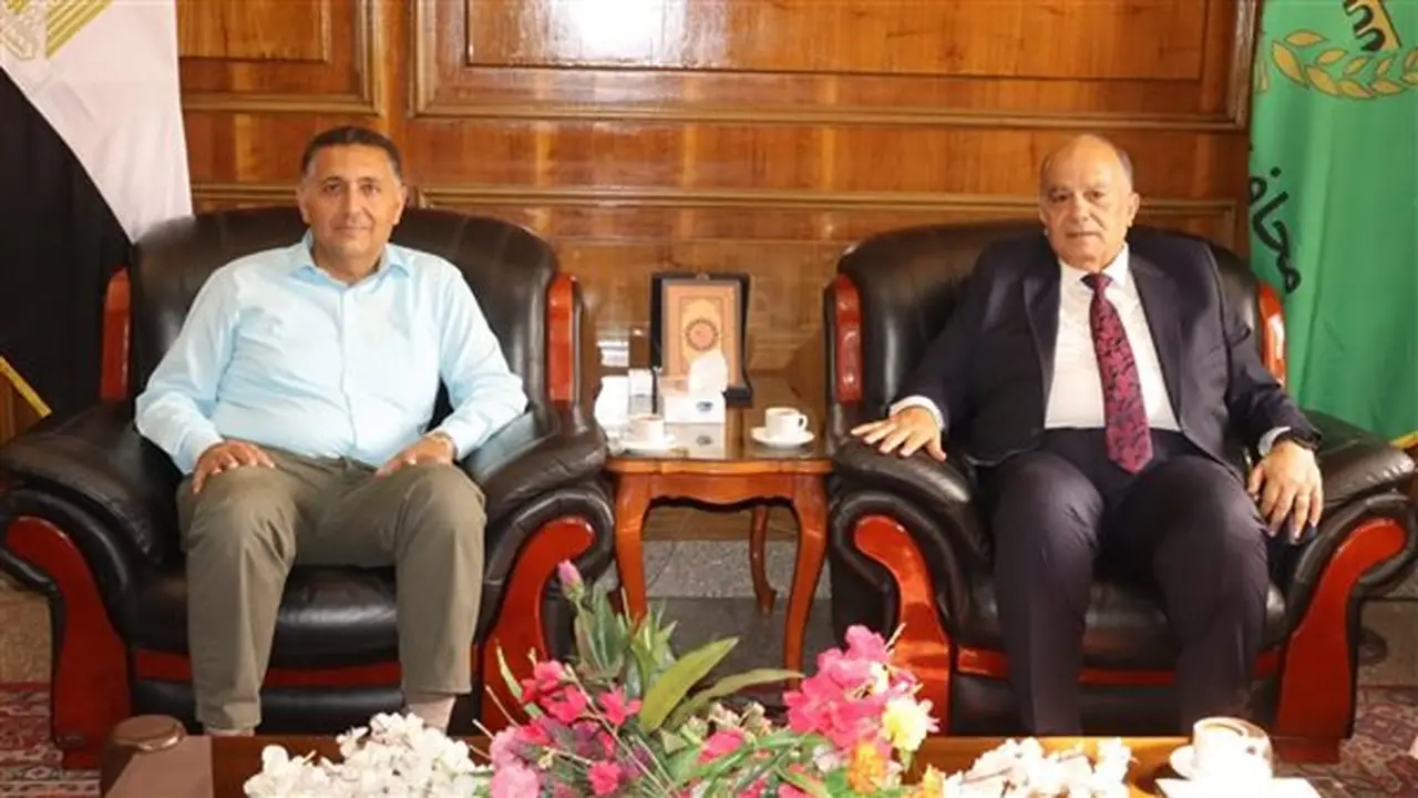 محافظ القليوبية يناقش مع رئيس نهضة مصر تطوير منظومة النظافة بشبرا الخيمة والخصوص