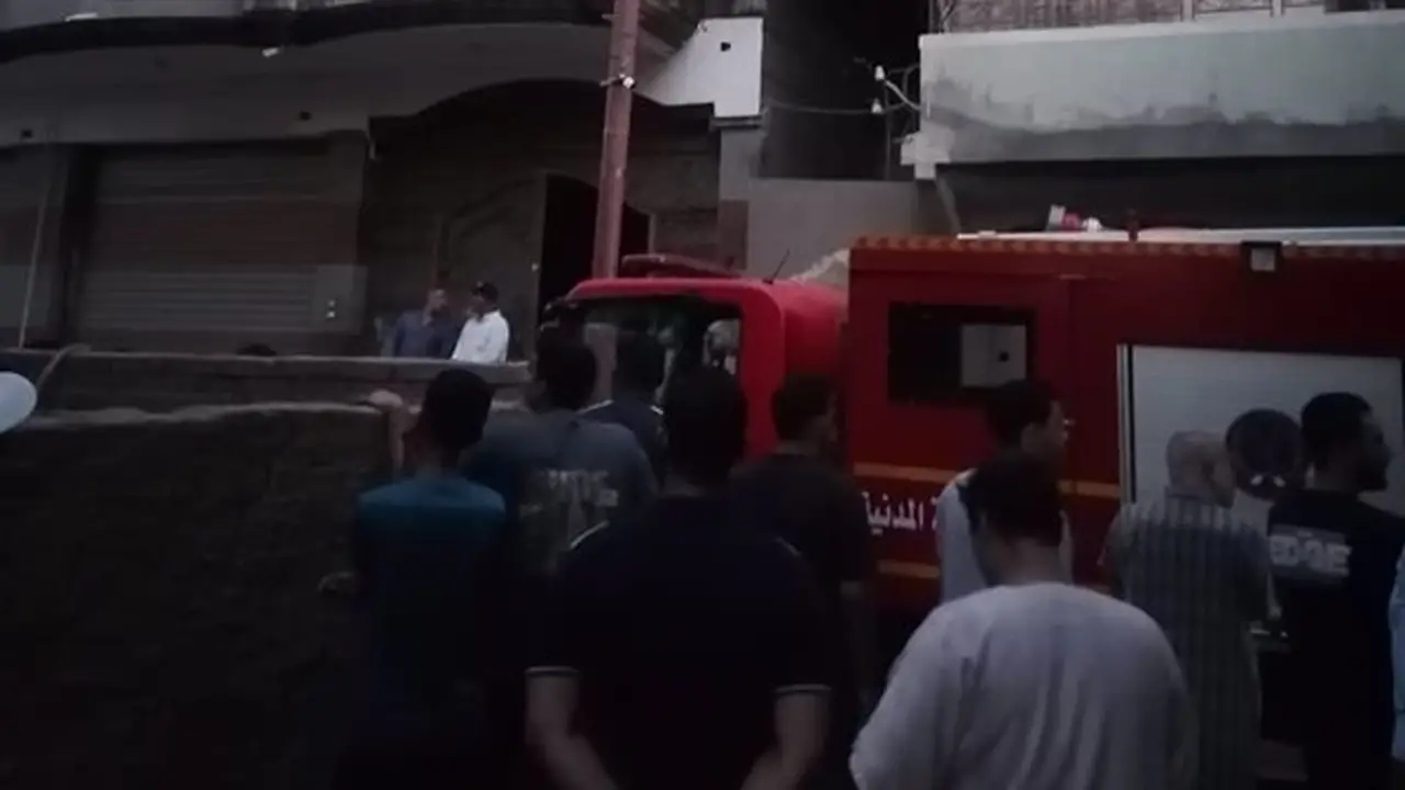 إخماد حريق ضخم في شقة سكنية بكفر الزيات دون إصابات