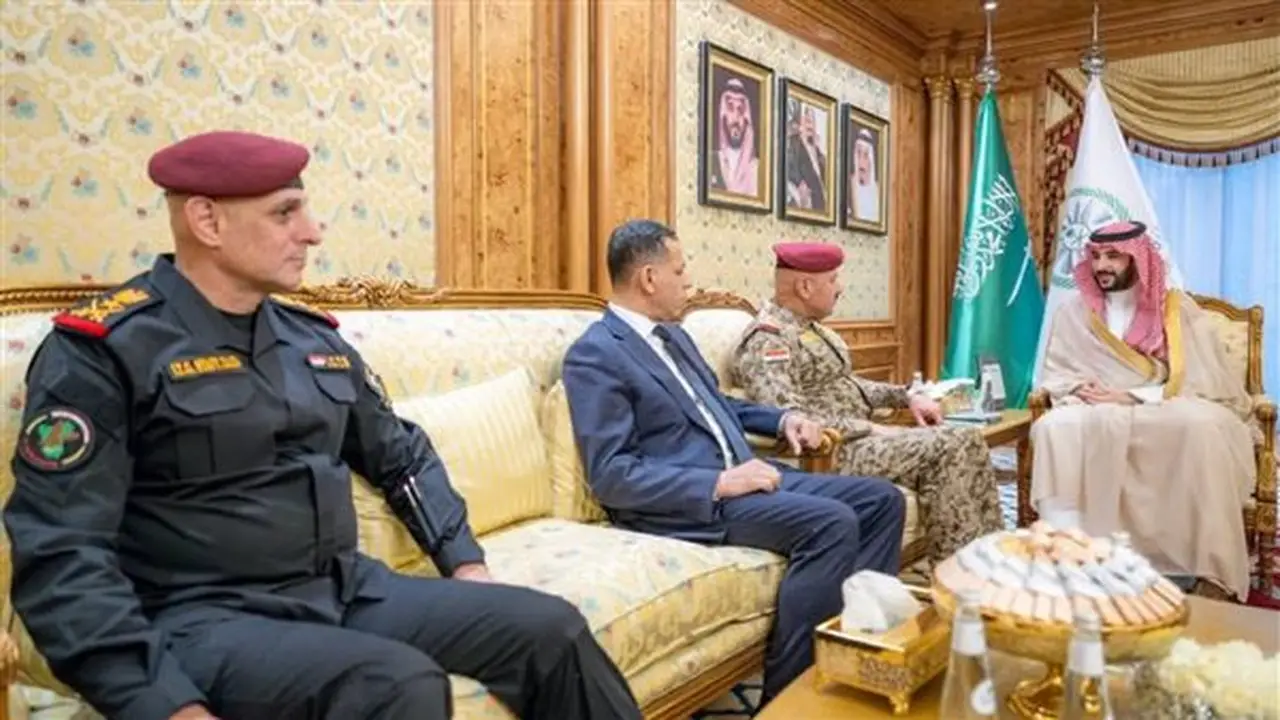 وزير الدفاع السعودي يبحث تعزيز التعاون العسكري مع مدير مكتب القائد العام للجيش العراقي