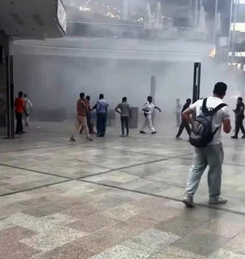 آثار حريق محل هدايا داخل مول أربيلا بلازا بالتجمع (2) آثار حريق محل هدايا داخل مول أربيلا بلازا بالتجمع (2)