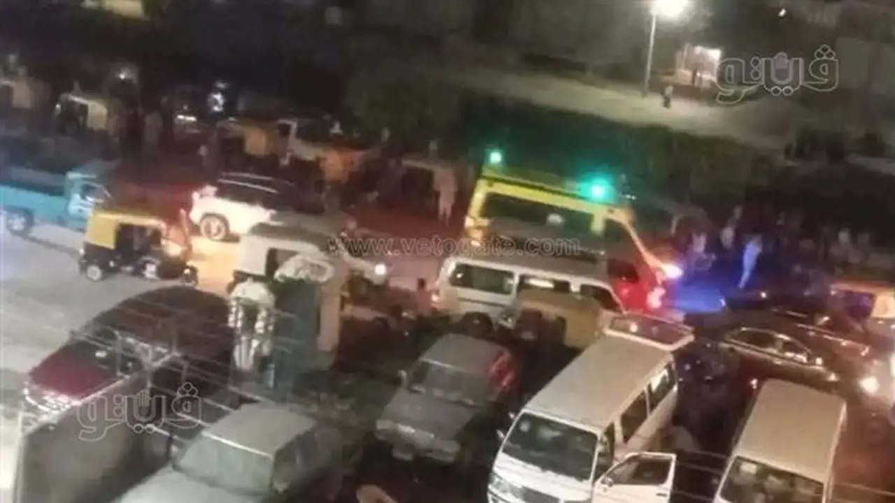 حادث مروع: سقوط سيارة سوزوكي فان من أعلى كوبري الوحدة بفاقوس وإصابة 7 أشخاص (فيديو وصور)