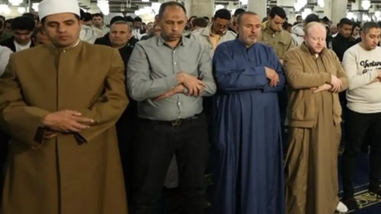 مواقيت الصلاة اليوم الجمعة: مواعيد أذان العصر في القاهرة والمحافظات