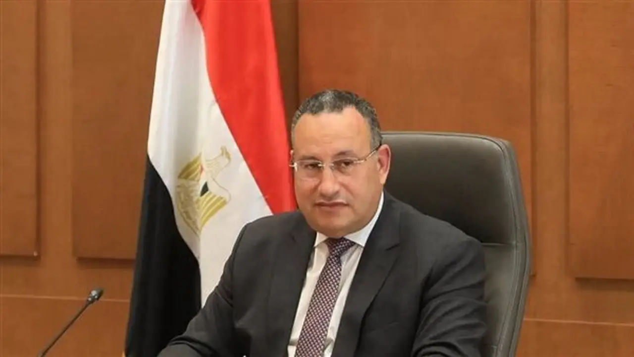 ثريا البدوي: تأخير اعتماد لائحة كلية الإعلام بجامعة القاهرة الأهلية.. أين تدخل وزير التعليم العالي؟