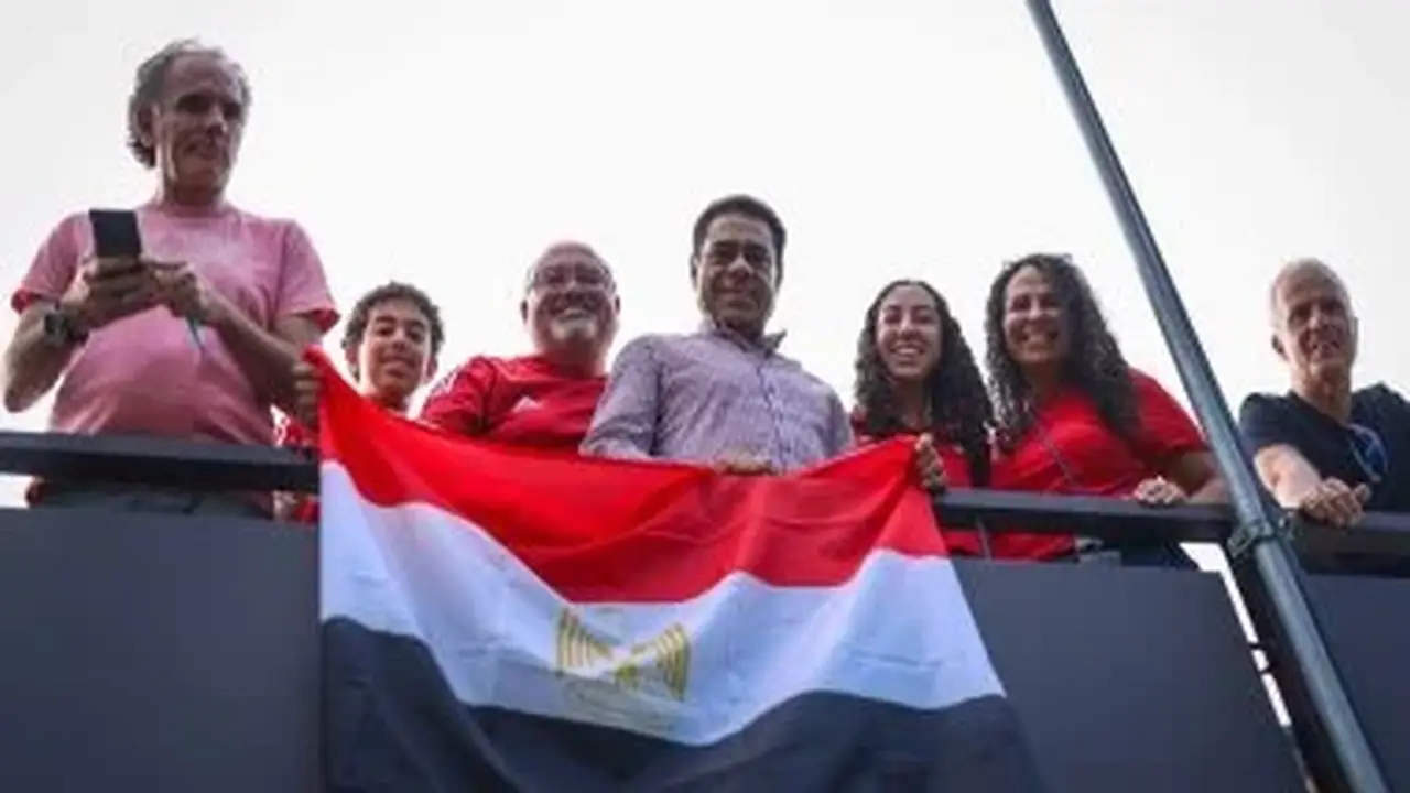 الجالية المصرية في إسبانيا تدعم الأهلي خلال مواجهة يوروبا.. صور