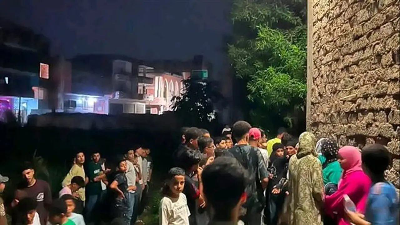 إنقاذ شخصين من حفرة أثناء التنقيب عن الآثار في نامول بطوخ: الصور الأولى
