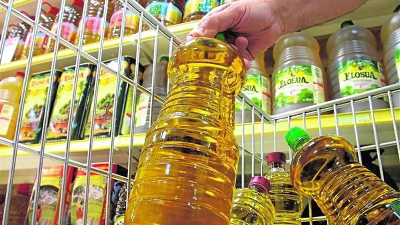 ارتفاع مفاجئ في أسعار الزيت بعد انخفاضها بـ 23 ساعة في ظل جنون الطماطم