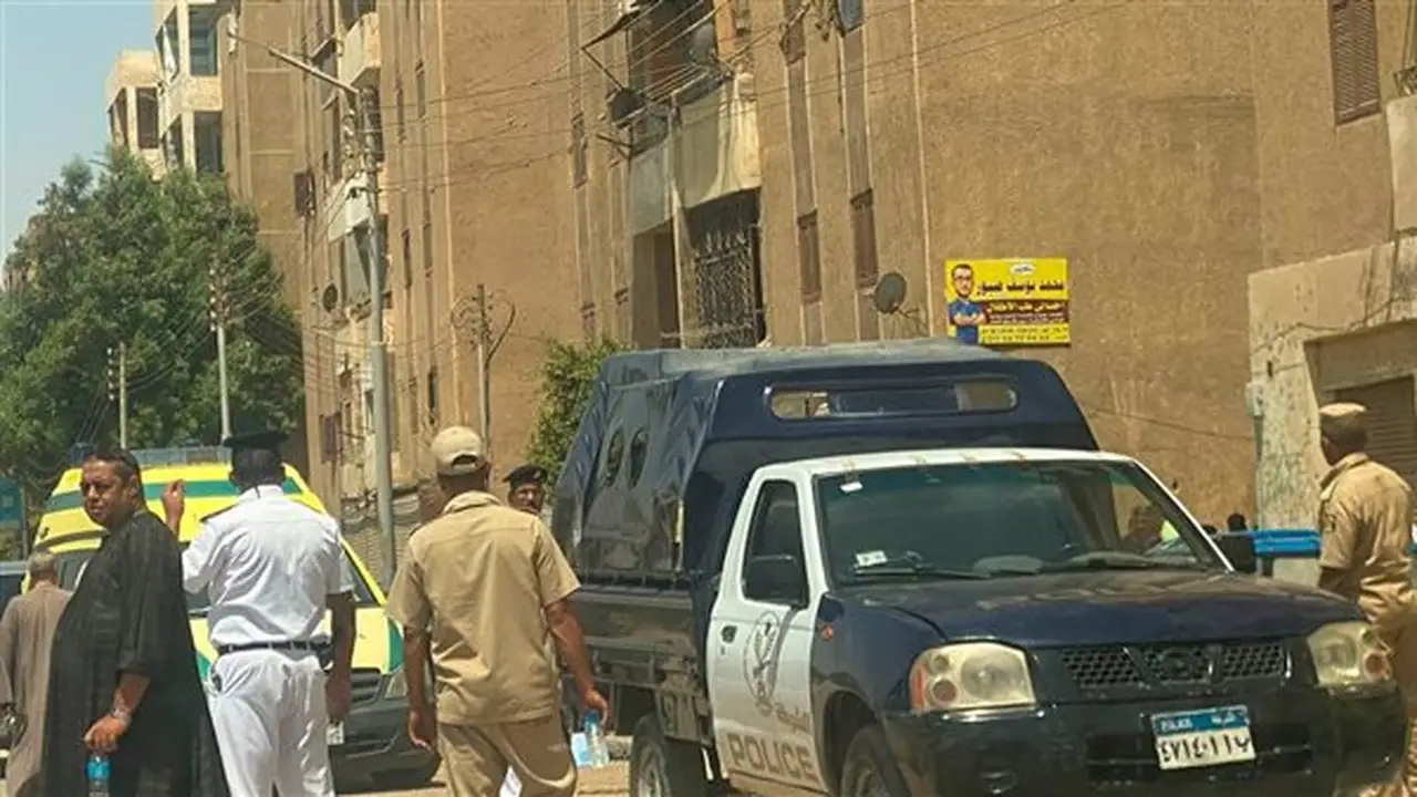 النيابة العامة تبدأ معاينة جثامين ضحايا حادث مساكن الشوش في سوهاج