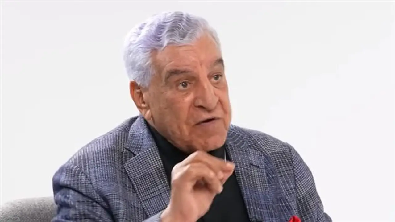 زاهي حواس ينفي وجود ابنة له ويكشف عن صفحات مزيفة تستغل اسمه في تجارة الآثار