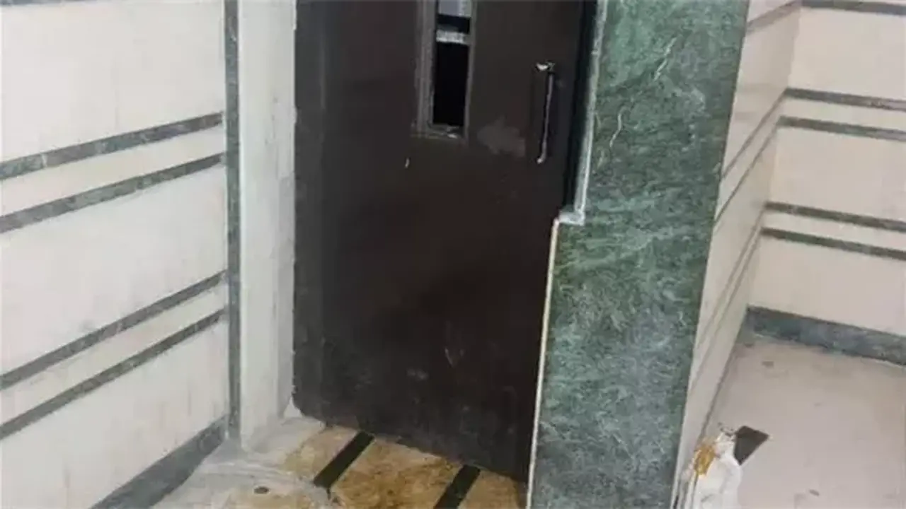 مصر القديمة: وفاة شخص إثر سقوط أسانسير من الطابق الثامن