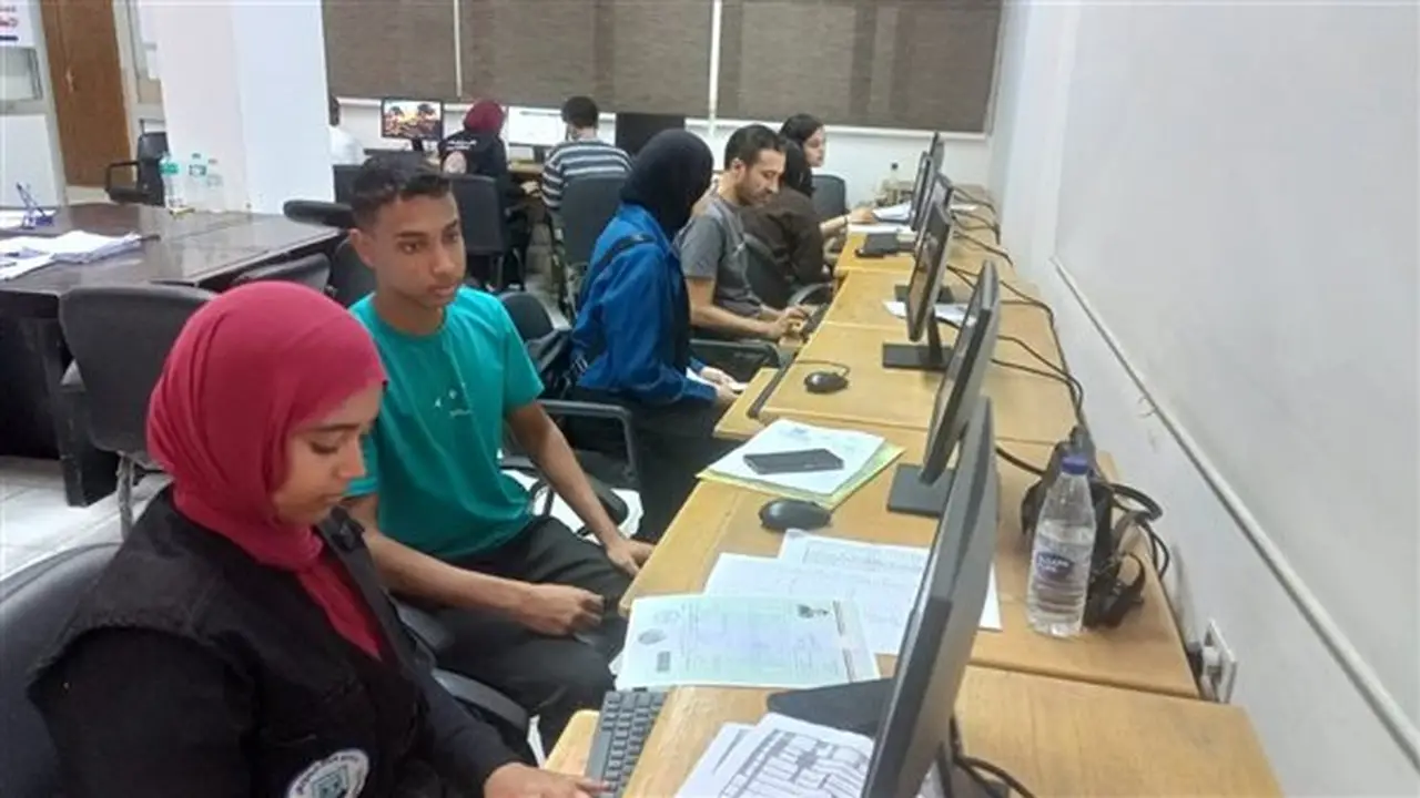 729 طالبًا يستفيدون من خدمات مكتب التنسيق الفرعي بجامعة قناة السويس