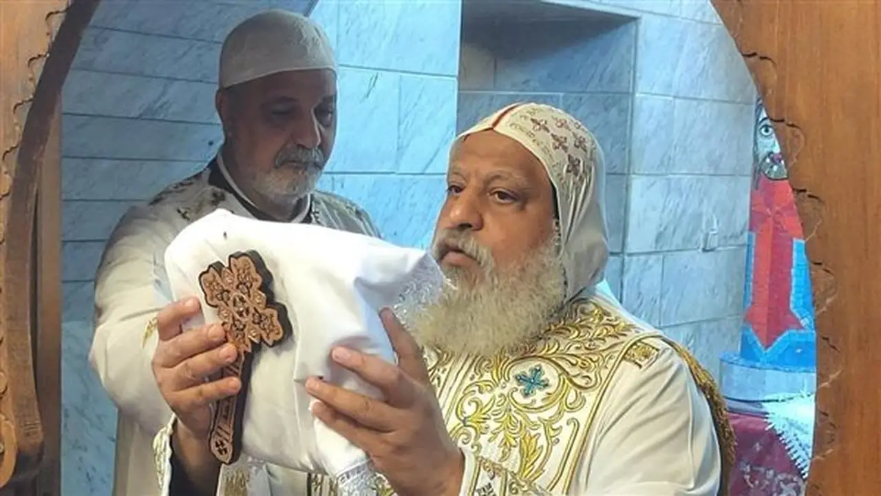الأنبا ميخائيل يرسم شمامسة جدد لخدمة إيبارشية حلوان