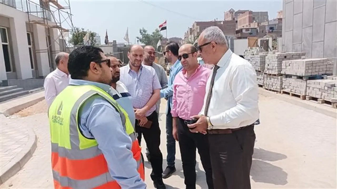 وكيل وزارة الصحة بالقليوبية يتفقد أعمال إنشاء مستشفى شبين القناطر المركزي الجديد
