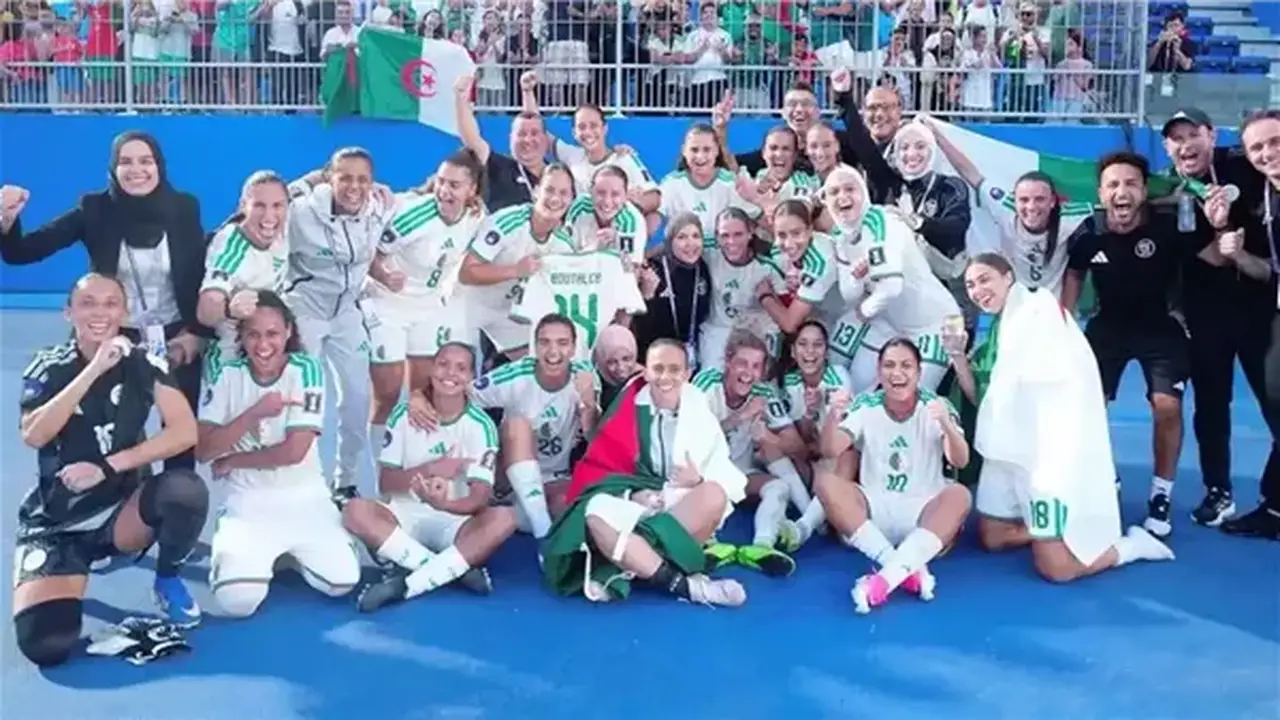 الجزائر تتوج بالبرونزية بعد الفوز على المغرب بركلات الترجيح في أمم أفريقيا للسيدات