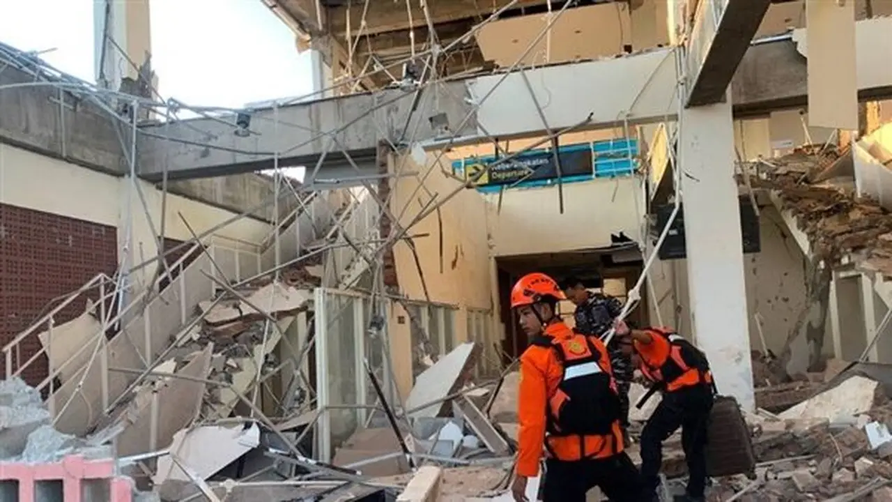 ارتفاع حصيلة ضحايا زلزال إندونيسيا إلى 47 شخصًا وتضرر المئات من المنازل والمدارس